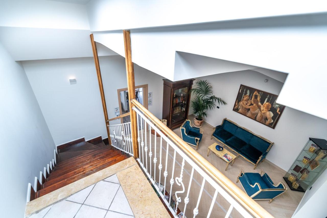 Villa Rocla Guest House Помпей Екстериор снимка